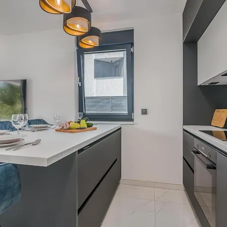 Ak Lux With Private Pool Njivice