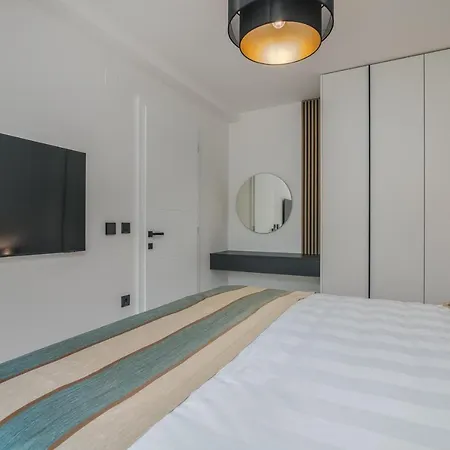 Ak Lux With Private Pool Apartman *