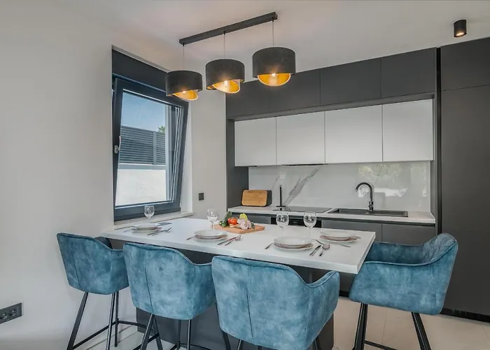 Ak Lux With Private Pool Apartment Njivice