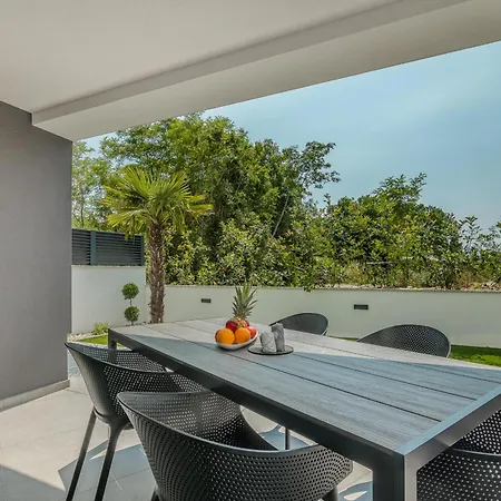 Ak Lux With Private Pool Apartament