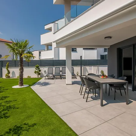 Ak Lux Apartment *