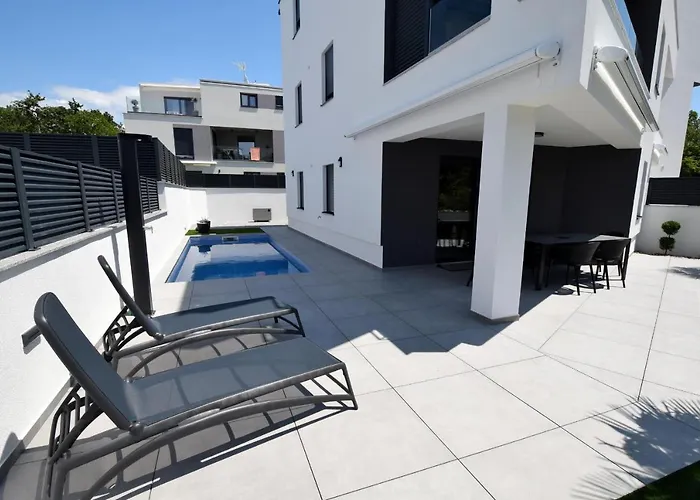 Apartman Ak Lux With Private Pool Njivice