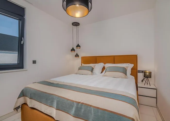Ak Lux With Private Pool Apartamento Njivice