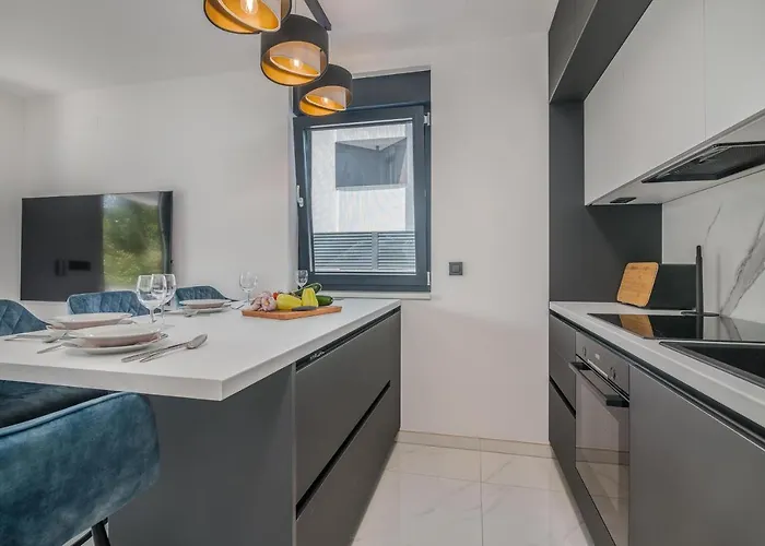 Ak Lux With Private Pool Njivice